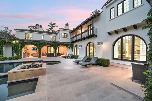 252 Piney Point Road, Houston, TX 77024