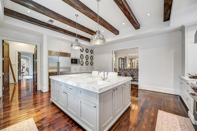 252 Piney Point Road, Houston, TX 77024