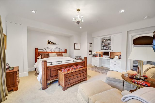 252 Piney Point Road, Houston, TX 77024