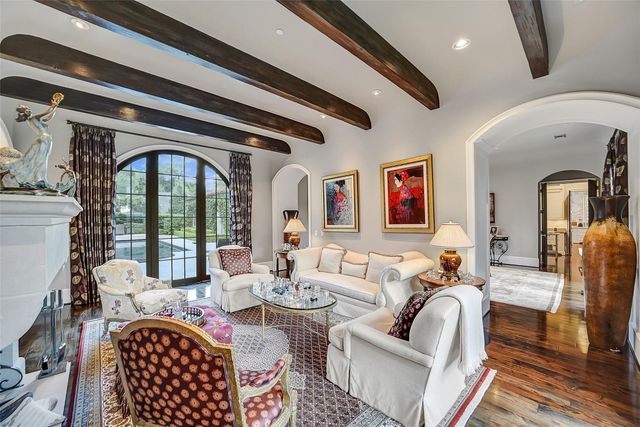 252 Piney Point Road, Houston, TX 77024