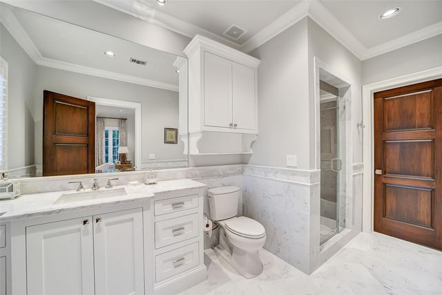 252 Piney Point Road, Houston, TX 77024