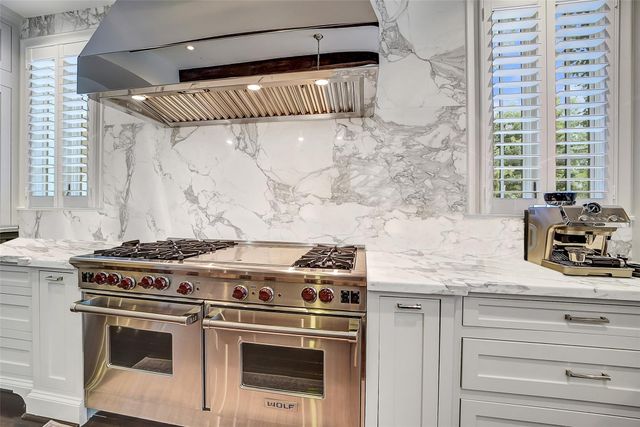 252 Piney Point Road, Houston, TX 77024