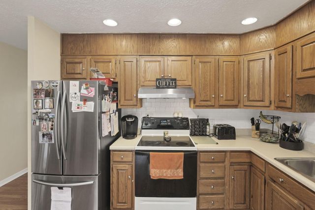 205 Indianhead Drive, Heath, OH 43056