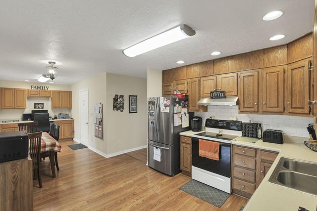 205 Indianhead Drive, Heath, OH 43056