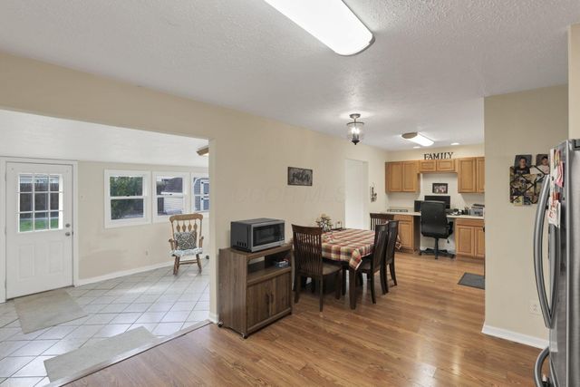 205 Indianhead Drive, Heath, OH 43056