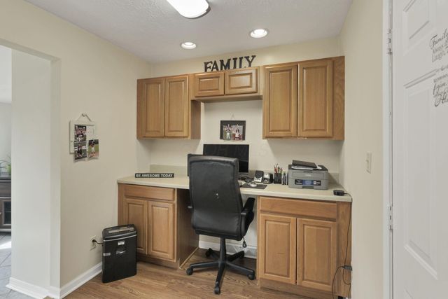 205 Indianhead Drive, Heath, OH 43056