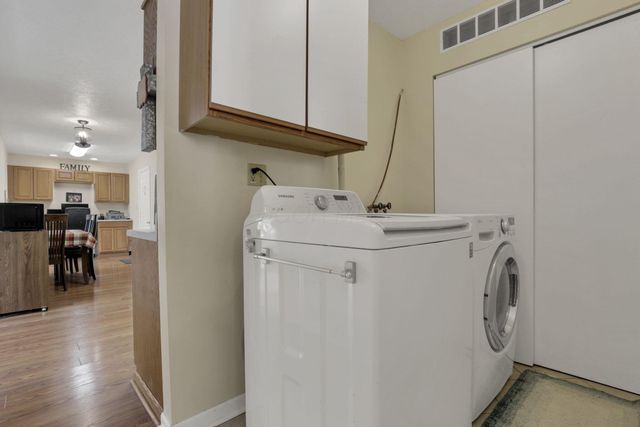 205 Indianhead Drive, Heath, OH 43056