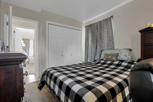 205 Indianhead Drive, Heath, OH 43056