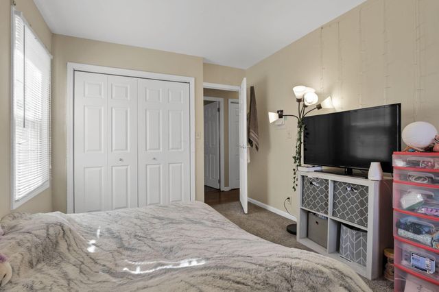 205 Indianhead Drive, Heath, OH 43056