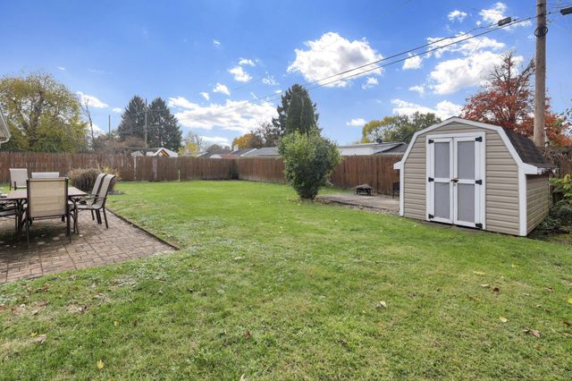 205 Indianhead Drive, Heath, OH 43056