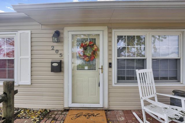 205 Indianhead Drive, Heath, OH 43056