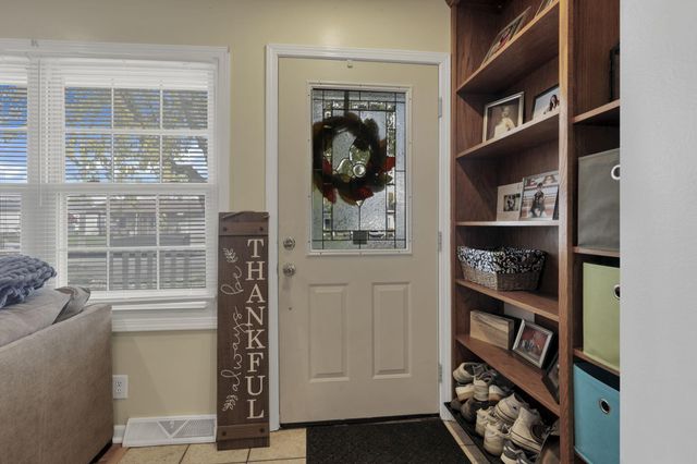 205 Indianhead Drive, Heath, OH 43056