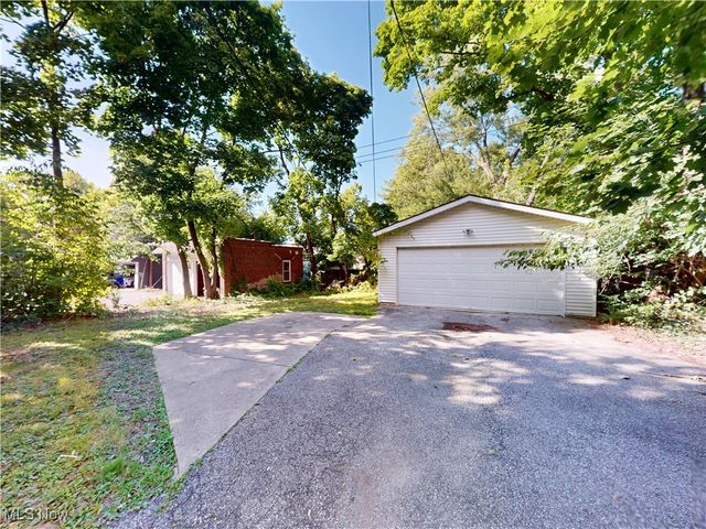 3423 Beechwood Avenue, Cleveland Heights, OH 44118