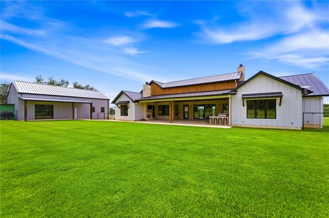 4434 Hugo RD, San Marcos, TX 78666
