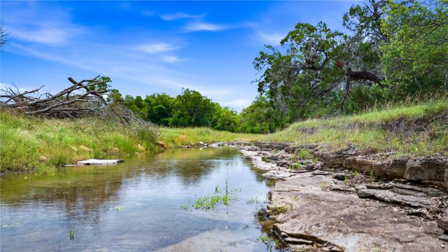 4434 Hugo RD, San Marcos, TX 78666