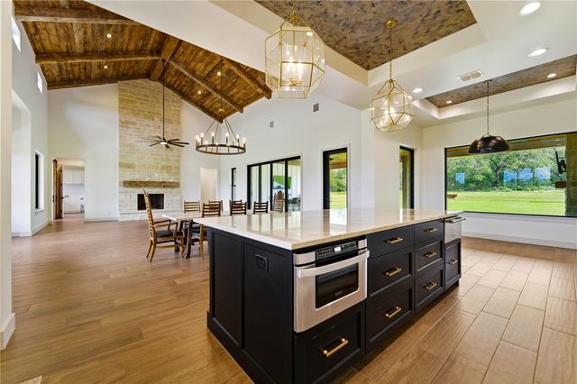 4434 Hugo RD, San Marcos, TX 78666