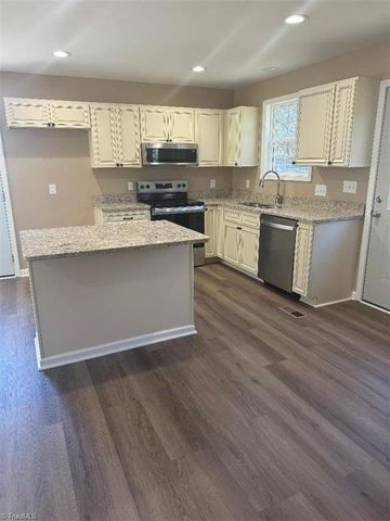 511 South Road, High Point, NC 27262