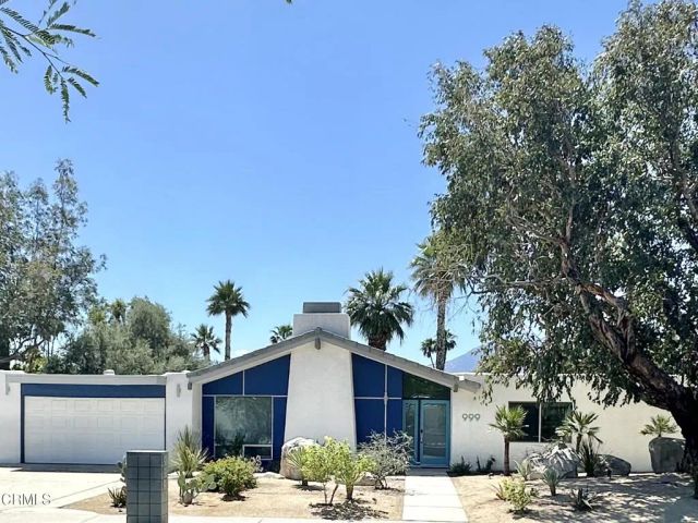 999 E Via Escuela, Palm Springs, CA 92262