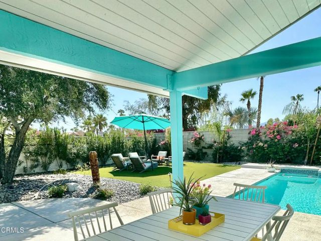 999 E Via Escuela, Palm Springs, CA 92262