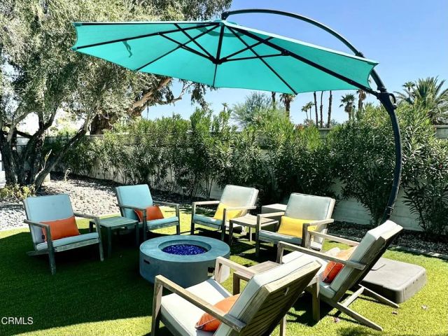 999 E Via Escuela, Palm Springs, CA 92262