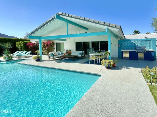 999 E Via Escuela, Palm Springs, CA 92262