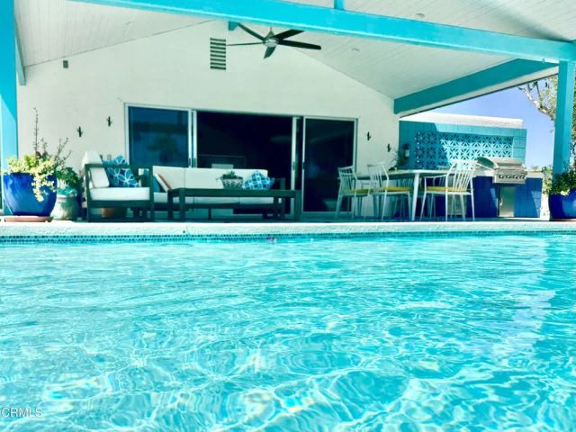 999 E Via Escuela, Palm Springs, CA 92262