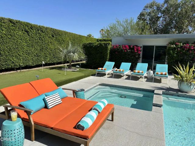 999 E Via Escuela, Palm Springs, CA 92262
