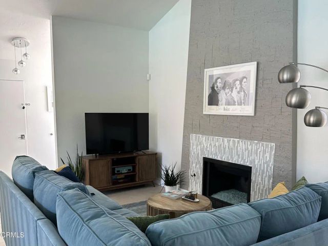 999 E Via Escuela, Palm Springs, CA 92262
