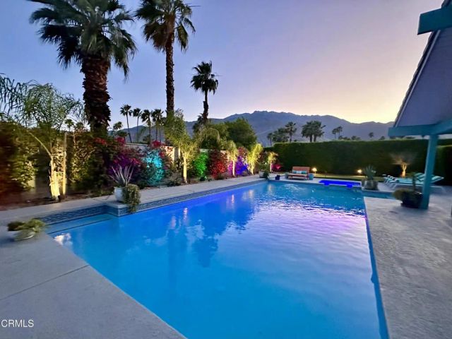 999 E Via Escuela, Palm Springs, CA 92262