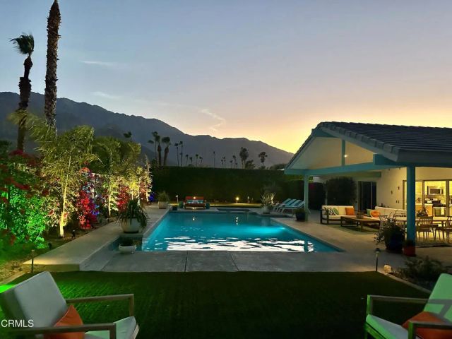 999 E Via Escuela, Palm Springs, CA 92262