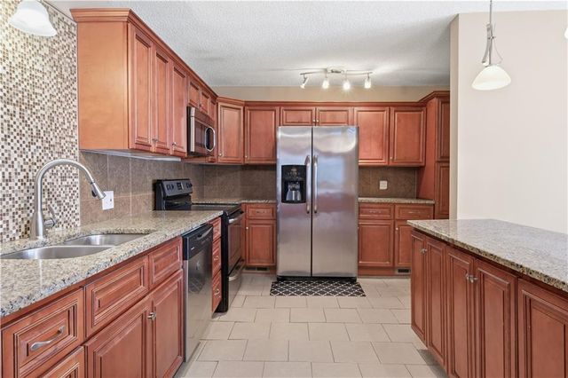 3500 E 104TH Street, Kansas City, MO 64137