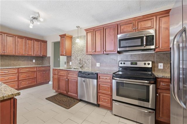 3500 E 104TH Street, Kansas City, MO 64137