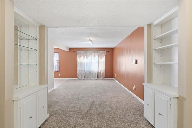 3500 E 104TH Street, Kansas City, MO 64137