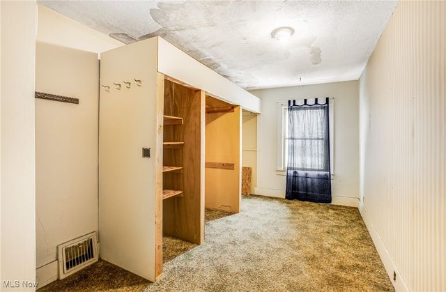 917 S Irvine Avenue, Masury, OH 44438