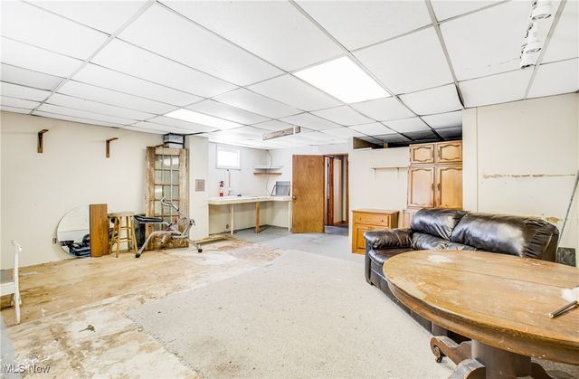 917 S Irvine Avenue, Masury, OH 44438