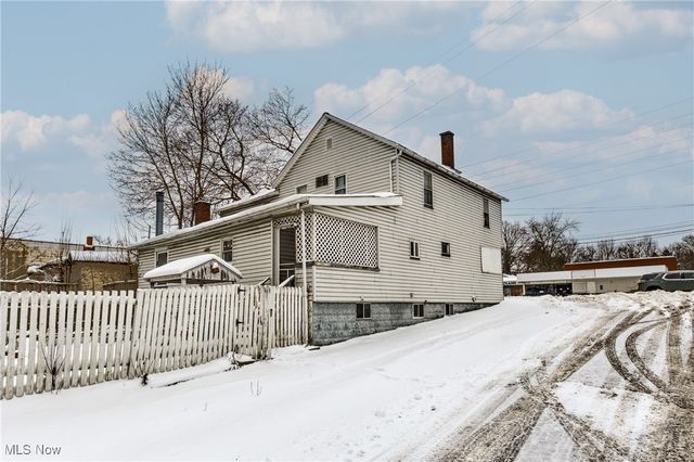 917 S Irvine Avenue, Masury, OH 44438