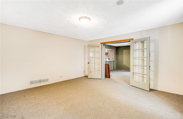 917 S Irvine Avenue, Masury, OH 44438