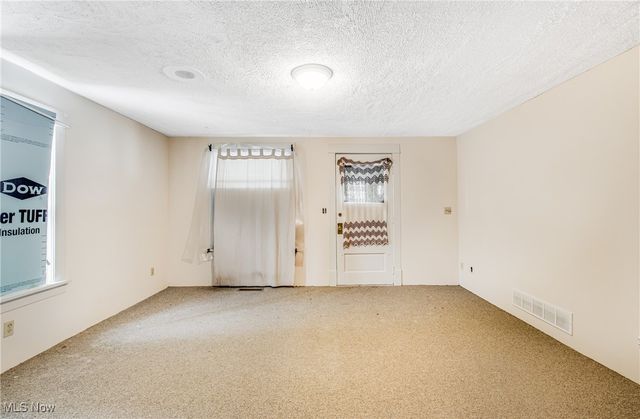 917 S Irvine Avenue, Masury, OH 44438