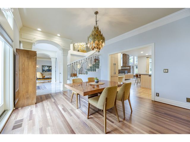 1564 REGENCY Dr, Eugene, OR 97401