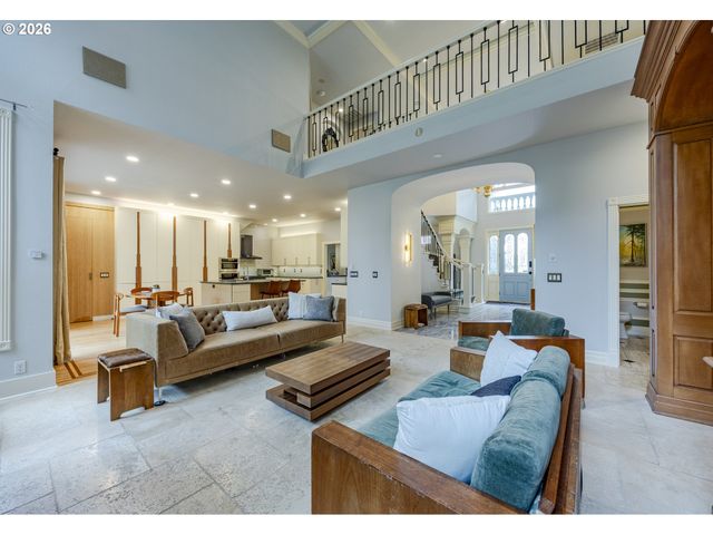 1564 REGENCY Dr, Eugene, OR 97401