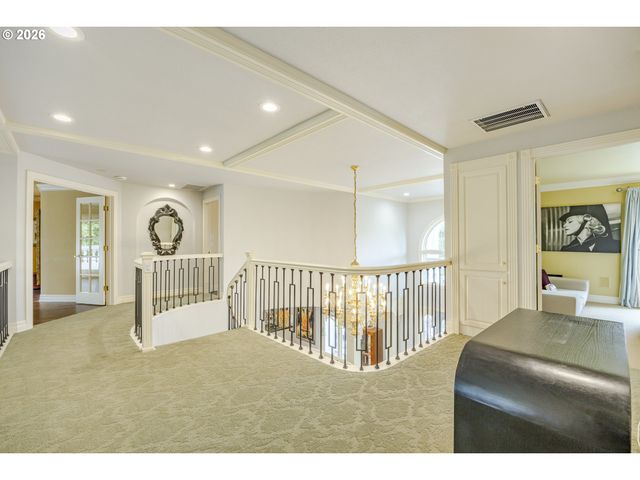 1564 REGENCY Dr, Eugene, OR 97401