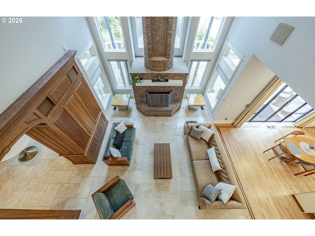 1564 REGENCY Dr, Eugene, OR 97401