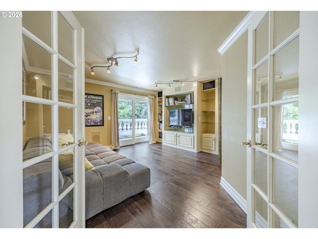 1564 REGENCY Dr, Eugene, OR 97401