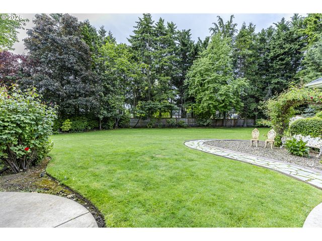 1564 REGENCY Dr, Eugene, OR 97401