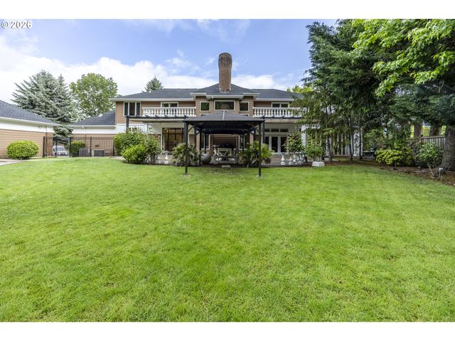 1564 REGENCY Dr, Eugene, OR 97401