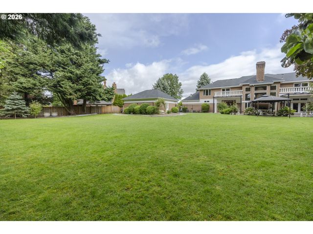 1564 REGENCY Dr, Eugene, OR 97401