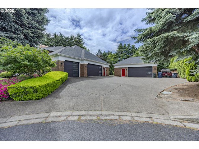 1564 REGENCY Dr, Eugene, OR 97401