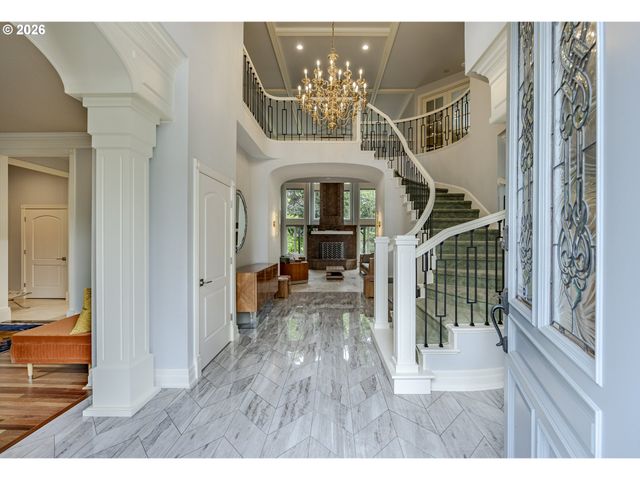 1564 REGENCY Dr, Eugene, OR 97401