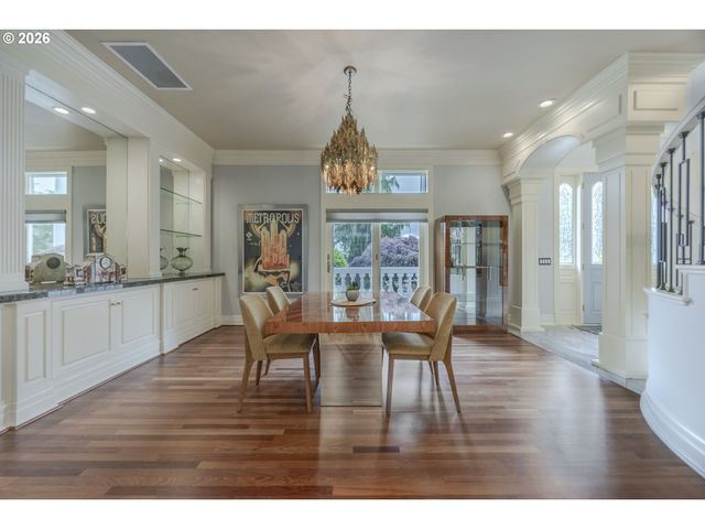 1564 REGENCY Dr, Eugene, OR 97401