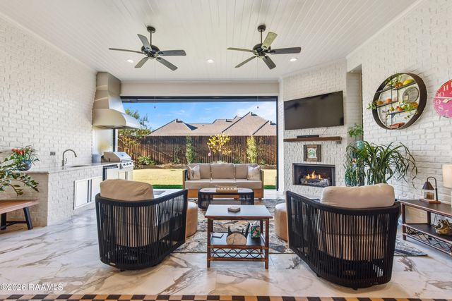 106 Winthorpe, Lafayette, LA 70503